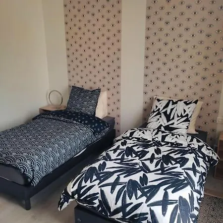 Superbe Bien Place Magenta